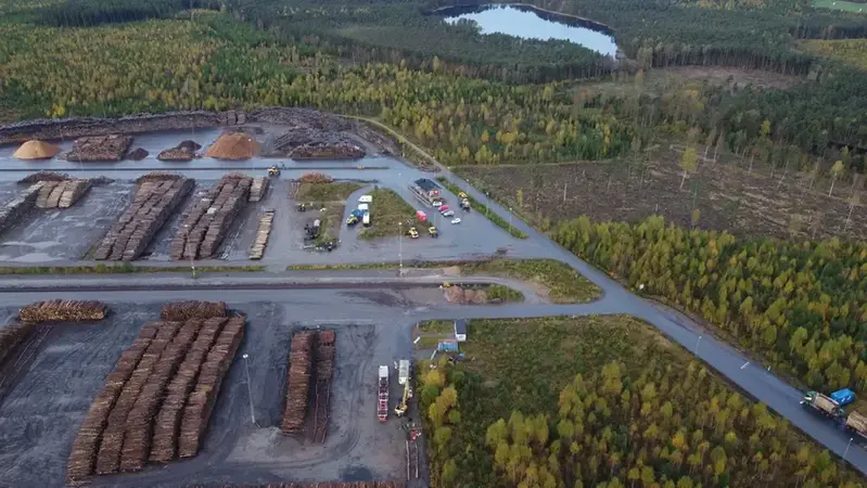Bilden visar ett flygfoto över delar av terminalsområdet